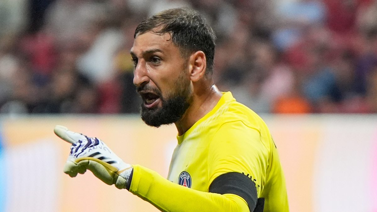 Gianluigi Donnarumma - Người Gác Đền Khổng Lồ Ý Hành Trình Lên Đỉnh Gianluigi Donnarumma - Người Gác Đền Khổng Lồ Ý Hành Trình Lên Đỉnh