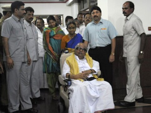 DMK angry but won't quit UPA