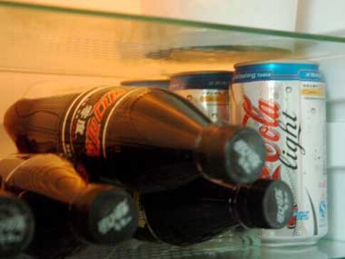 How Coke and Pepsi fake it in China: with shrinking sizes How Coke and Pepsi fake it in China: with shrinking sizes