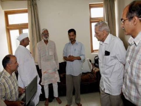 Shanti Bhushan questions government in a letter to Pranab Mukherjee