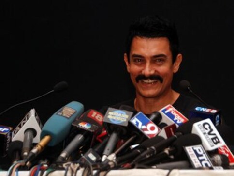 Heroines won't do it, so Aamir Khan turns item boy