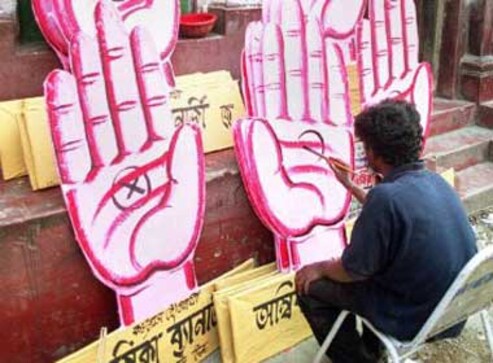 Schizo Cong plays Amitabh and Nirupa Roy. It won't work