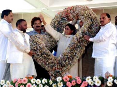 ‘When Mayawati needs sandals, private jet flies to Mumbai’ ‘When Mayawati needs sandals, private jet flies to Mumbai’
