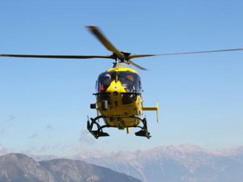 Helicopter carrying pilgrims crashes in Badrinath; one killed, passengers safe Helicopter carrying pilgrims crashes in Badrinath; one killed, passengers safe