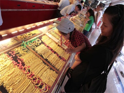 Gold loses steam on US recession fears; silver slumps Gold loses steam on US recession fears; silver slumps