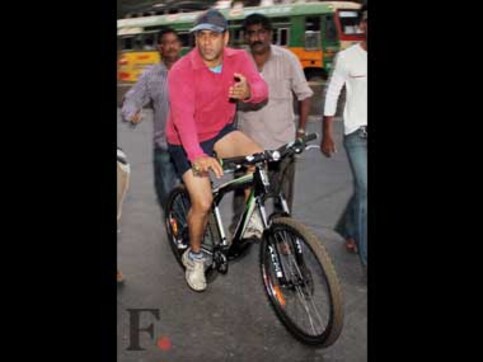 Traf@#$%ed in Mumbai: But this is how Bollywood stars beat it Traf@#$%ed in Mumbai: But this is how Bollywood stars beat it