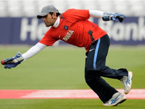 Dhoni, Bindra conferred Lt Colonel rank in Territorial Army