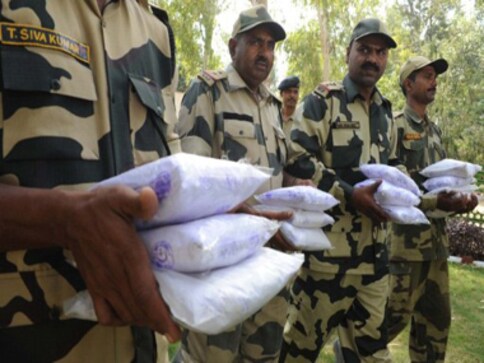 Heroin worth Rs 75 crore seized at Indo-Pak border Heroin worth Rs 75 crore seized at Indo-Pak border