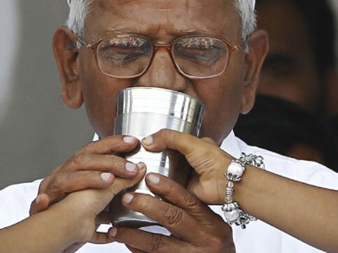 Act on Jan Lokpal or lose elections: Anna warns Congress Act on Jan Lokpal or lose elections: Anna warns Congress