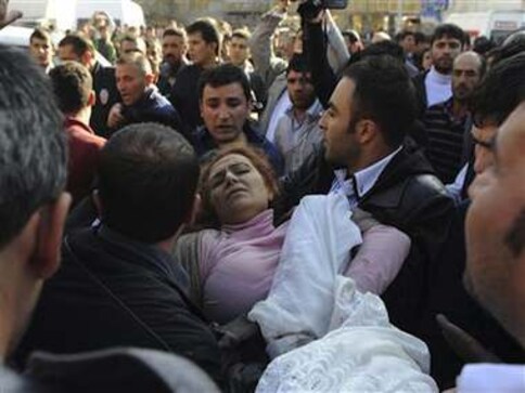 More than 50 dead in Van, near the epicentre of Turkey earthquake More than 50 dead in Van, near the epicentre of Turkey earthquake