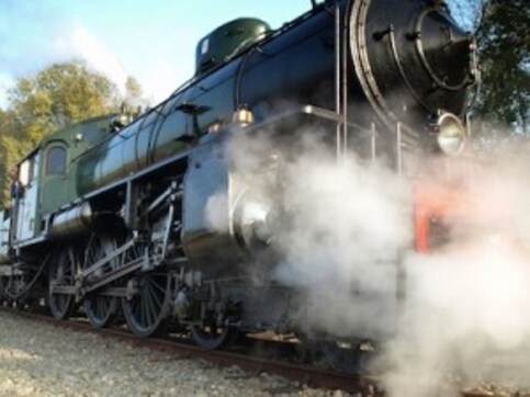 GE, Alstom to supply electric, diesel locomotives worth $5.6 bn to Indian railways GE, Alstom to supply electric, diesel locomotives worth $5.6 bn to Indian railways