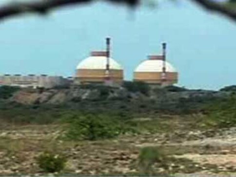 Kudankulam hots up over PM's letter to Jaya on nuke plant