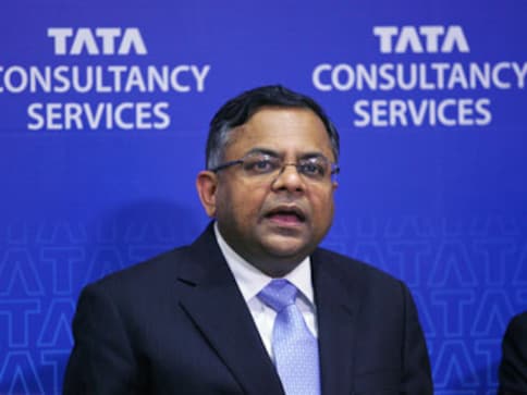 TCS net below estimates at Rs 2,439 cr; will Infosys be on top? TCS net below estimates at Rs 2,439 cr; will Infosys be on top?