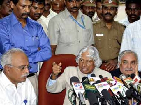 US issues apology over frisking Kalam