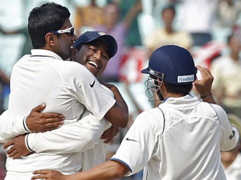 Dhoni: Not right to compare Ashwin, Ojha to Harbhajan, Kumble Dhoni: Not right to compare Ashwin, Ojha to Harbhajan, Kumble
