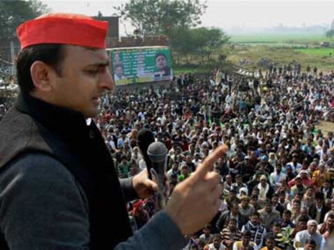 Son-rise in UP: Mulayam lets Akhilesh ride the bandwagon