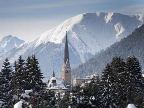 Euro, rich-poor gap prove key issues at Davos