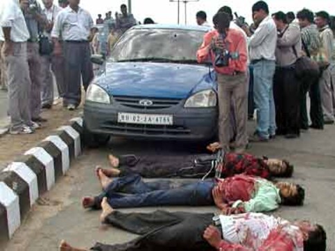 SC seeks report in 3 months on 'fake encounters' in Gujarat SC seeks report in 3 months on 'fake encounters' in Gujarat