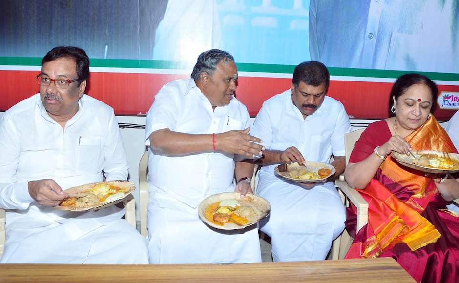 Congress leaders in Tamil Nadu enjoying a traditional meal together on the occasion of Pongal in Chennai on Sunday. Seen in the picture are (L to R): E.V.K.S Elangovan, TNCC President B.S.Gnanadesikan and Union Ministers G.K.Vasan and Jayanthi Natarajan. Firstpost Congress leaders in Tamil Nadu enjoying a traditional meal together on the occasion of Pongal in Chennai on Sunday. Seen in the picture are (L to R): E.V.K.S Elangovan, TNCC President B.S.Gnanadesikan and Union Ministers G.K.Vasan and Jayanthi Natarajan. Firstpost