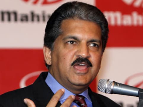 Size doesn't matter, trust does: Anand Mahindra Size doesn't matter, trust does: Anand Mahindra