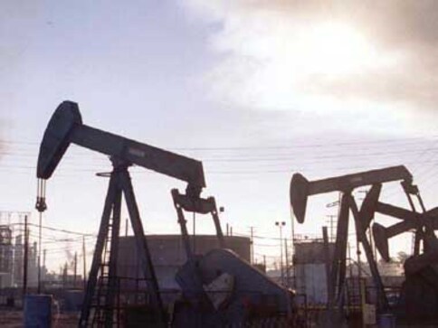 Oil falls near $101 as investors await US job data