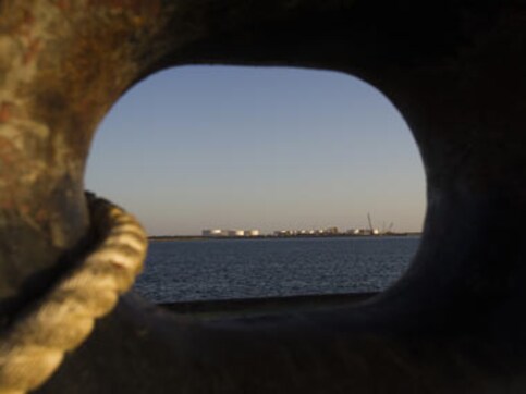 Gulf Arabs have plans against Hormuz closure: official Gulf Arabs have plans against Hormuz closure: official