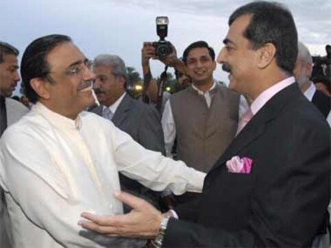 Supreme Court to decide fate of Zardari, Gilani on memo scandal Supreme Court to decide fate of Zardari, Gilani on memo scandal