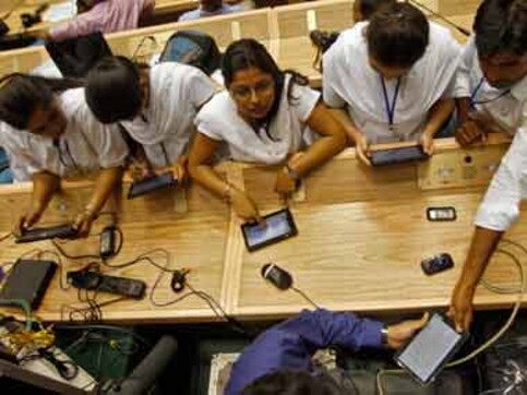 Students cheer! SBI planning to cut interest rate on education loans Students cheer! SBI planning to cut interest rate on education loans