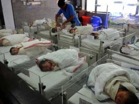 Is baby Falak the victim of an adoption racket? Is baby Falak the victim of an adoption racket?