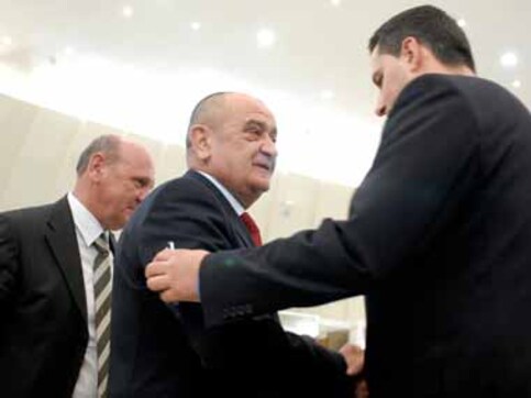 Bosnia end 16-month wait for new government Bosnia end 16-month wait for new government