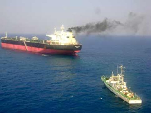 Ship authorities to hand over two marines from Italian vessel