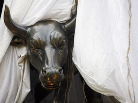 Bulls gone wild! Asia, Nifty futures rally on Wall St surge Bulls gone wild! Asia, Nifty futures rally on Wall St surge