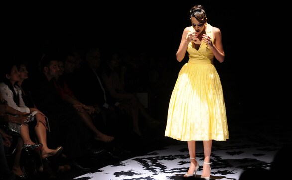 Images: Anita Dongre's collection at Lakme Fashion Week 2012 Images: Anita Dongre's collection at Lakme Fashion Week 2012