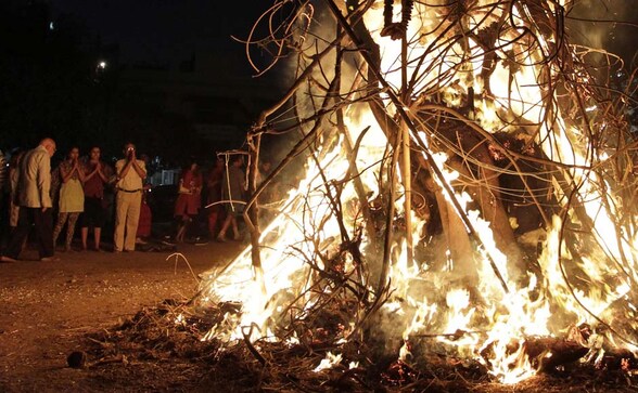 Holika Dahan 2022: Wishes and messages to send to your family and friends on Choti Holi