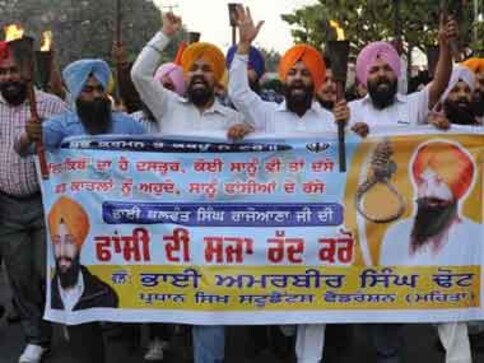 President stays Rajoana's execution
