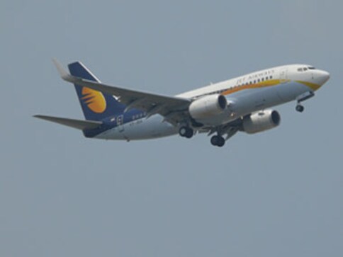 Jet promises to pay I-T dues today, says a/cs not frozen