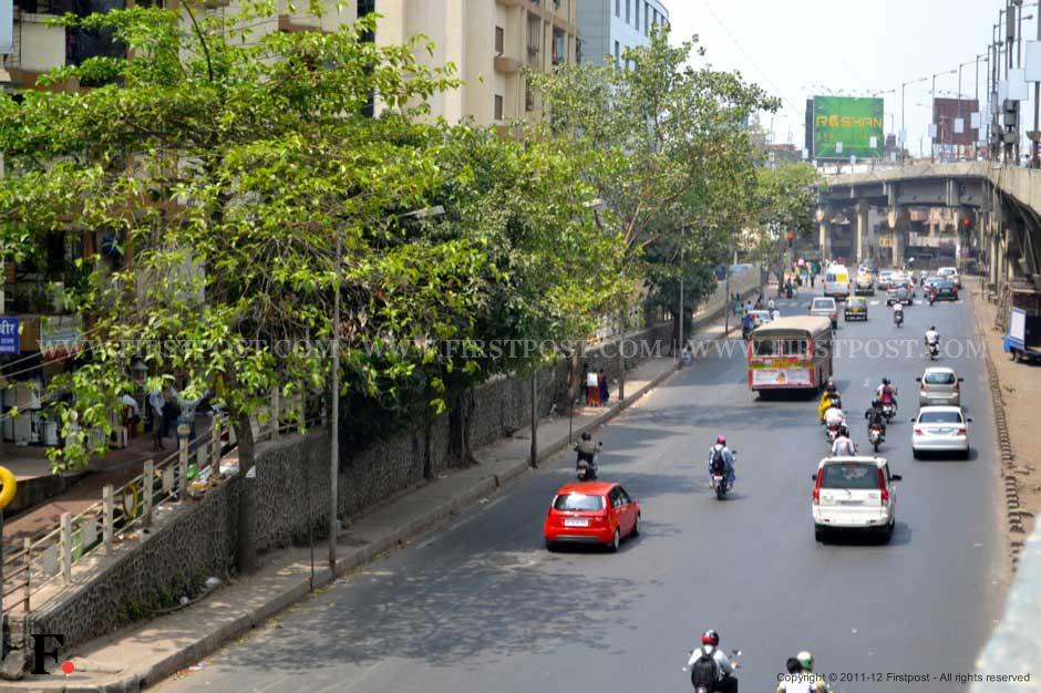 The auto rickshaw territory ends here in Sion. On a usual day, the area is very crowded. Parag Shinde/Firstpost The auto rickshaw territory ends here in Sion. On a usual day, the area is very crowded. Parag Shinde/Firstpost