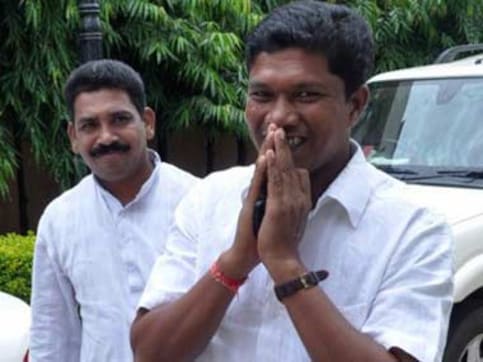Freed BJD MLA Jhina Hikaka says Maoists treated him well Freed BJD MLA Jhina Hikaka says Maoists treated him well