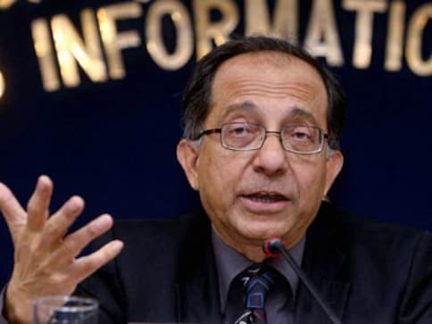 Basu meets PM, clarifies comments on economic reforms