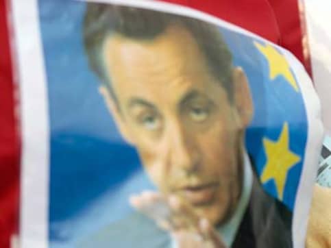 Sarkozy's popularity plunges further in opinion polls Sarkozy's popularity plunges further in opinion polls
