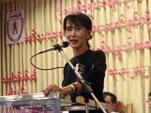 Myanmar awaits EU sanction easing; Suu Kyi delays debut Myanmar awaits EU sanction easing; Suu Kyi delays debut