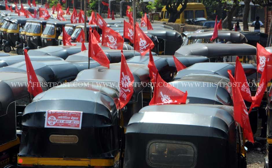 Commuters had a hard time getting to their offices in Mumbai due to the strike. Raju Shelar/ Firstpost Commuters had a hard time getting to their offices in Mumbai due to the strike. Raju Shelar/ Firstpost