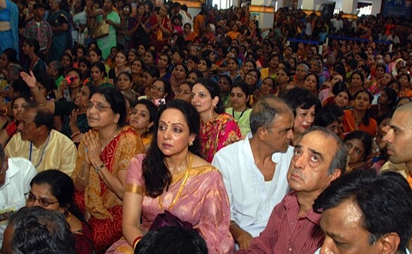 Images: 'Dream girl' Hema Malini at ISKCON temple Images: 'Dream girl' Hema Malini at ISKCON temple
