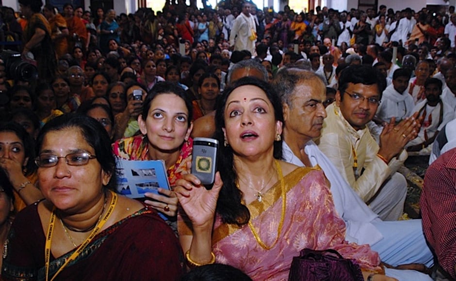 The 'dream girl' Hema Malini takes pictures during celebrations at ISKCON temple. Firstpost The 'dream girl' Hema Malini takes pictures during celebrations at ISKCON temple. Firstpost