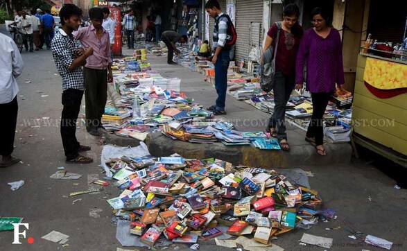 Images: Why Sunday book shopping in Daryaganj must go on your bucket list Images: Why Sunday book shopping in Daryaganj must go on your bucket list