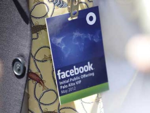 Investors unfriend Facebook as stock falls 11 percent