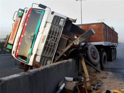 18 dead, over 24 injured in accident in UP 18 dead, over 24 injured in accident in UP