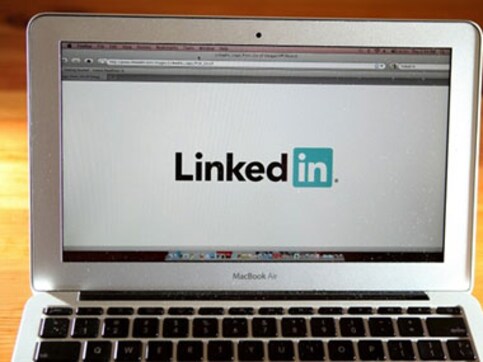 LinkedIn users grow over 300 percent in 3 years LinkedIn users grow over 300 percent in 3 years