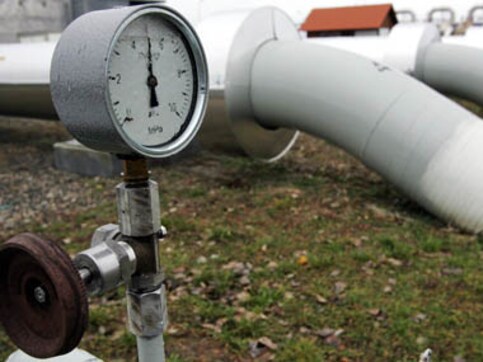 Ukraine crisis: EU's sanctions hit Russian oil majors, arms makers Ukraine crisis: EU's sanctions hit Russian oil majors, arms makers