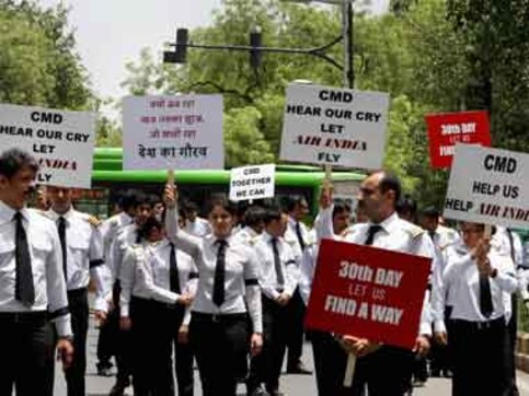 Striking pilots question AI's decision to hire pilots Striking pilots question AI's decision to hire pilots